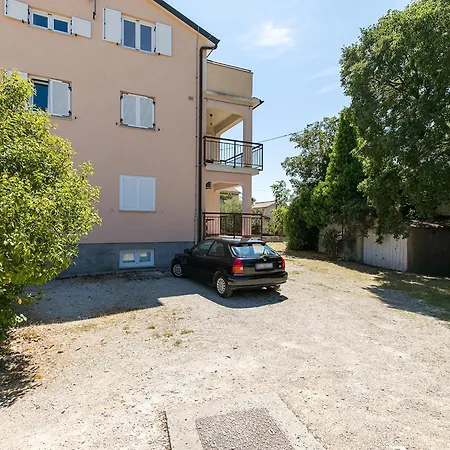 6923a Apartment
