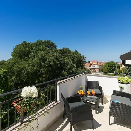 Apartment 6923a